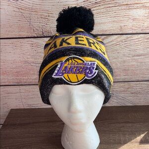 EUC New Era Los Angeles Lakers Hardwood Classics Snow Dayz Knit Hat